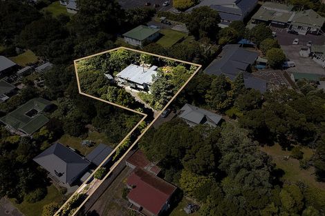 Photo of property in 7 Takapu Street, Henderson, Auckland, 0612