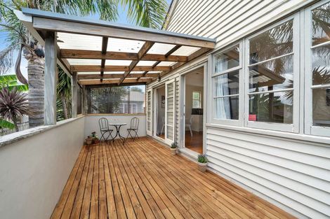 Photo of property in 17 Blacklock Avenue, Henderson, Auckland, 0612
