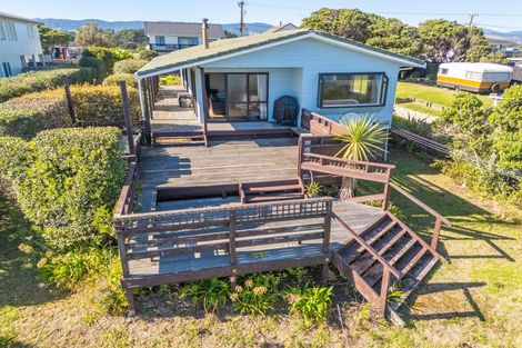 Photo of property in 9 Moana Street, Otaki Beach, Otaki, 5512