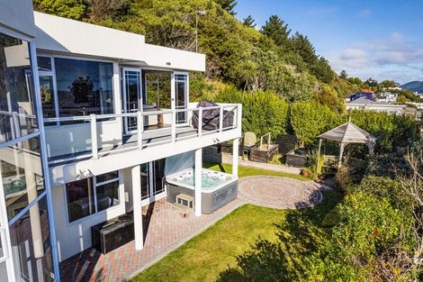Photo of property in 6 Iona Place, Papakowhai, Porirua, 5024