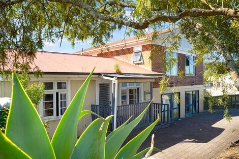 Photo of property in 639 Swanson Road, Swanson, Auckland, 0612