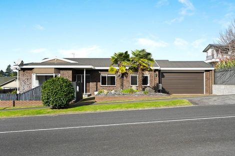 Photo of property in 28 Delamare Road, St Andrews, Hamilton, 3200