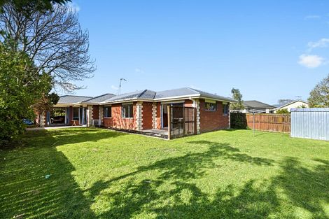 Photo of property in 50 Waiwherowhero Drive, St Andrews, Hamilton, 3200