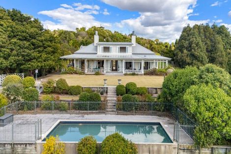 Photo of property in 38 Kaipara View Road, Helensville, 0875