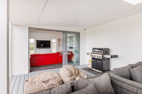 Photo of property in 12 Colquhoun Way, Kelvin Grove, Palmerston North, 4470