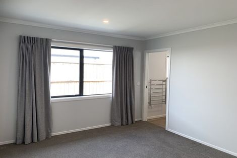 Photo of property in 4 Kingi Te Ahoaho Place, Otaki, 5512