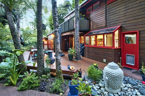 Photo of property in 16 Kauri Loop Road, Oratia, Auckland, 0604