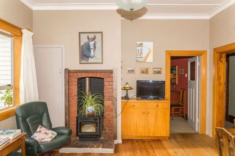 Photo of property in 17 Chamberlain Street, Dannevirke, 4930