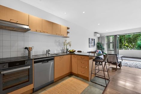 Photo of property in 5/1 Hillcrest Avenue, Hillcrest, Auckland, 0627