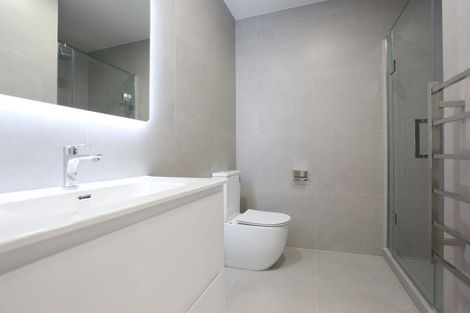 Photo of property in 13d King Richard Place, Browns Bay, Auckland, 0630