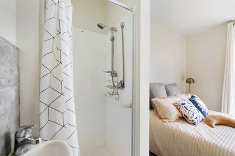 Photo of property in 435b West Coast Road, Glen Eden, Auckland, 0602