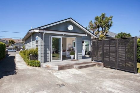 Photo of property in 27 Somerfield Street, Somerfield, Christchurch, 8024