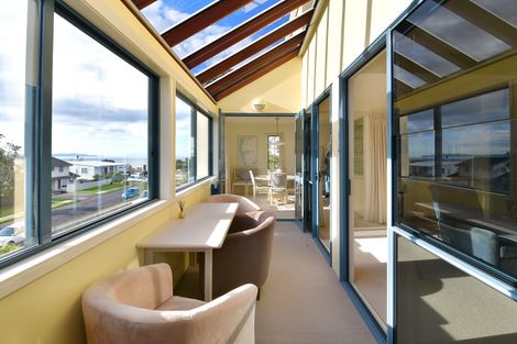 Photo of property in 59 Pacific Parade, Army Bay, Whangaparaoa, 0930