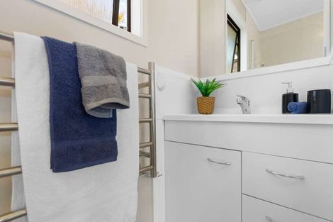 Photo of property in 53 Gilbass Avenue, Hamilton Lake, Hamilton, 3204