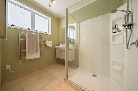 Photo of property in 18 Blakeborough Drive, Forrest Hill, Auckland, 0620