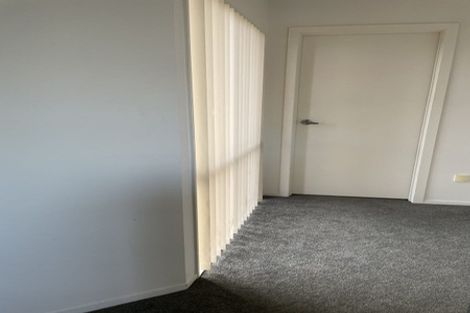 Photo of property in 7 Bordeaux Parade, Te Atatu South, Auckland, 0610