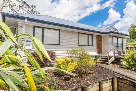 Photo of property in 4301 Great North Road, Glendene, Auckland, 0602