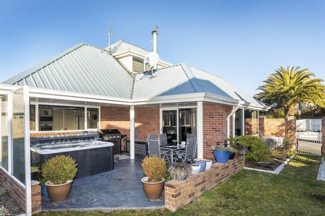 Photo of property in 10 Cordyline Place, Waimairi Beach, Christchurch, 8083