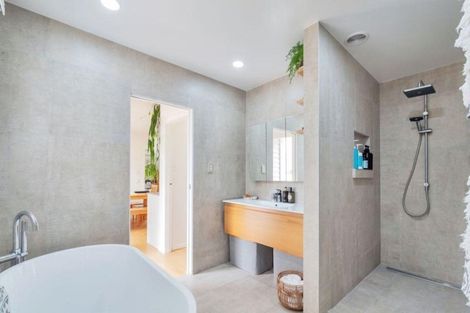 Photo of property in 60 Glen Marine Parade, Glendene, Auckland, 0602