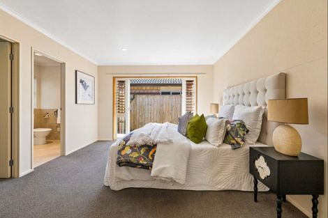 Photo of property in 14 Monash Place, Flat Bush, Auckland, 2016