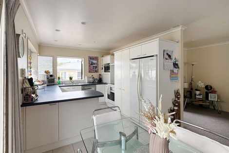 Photo of property in 18a Lavas Place, Mount Wellington, Auckland, 1060