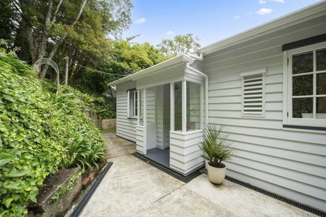 Photo of property in 34 Northland Road, Northland, Wellington, 6012
