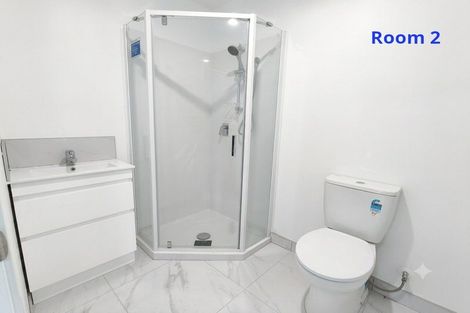 Photo of property in 9 Darlington Place, Glendene, Auckland, 0602
