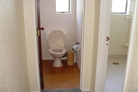 Photo of property in 10 Venus Place, Half Moon Bay, Auckland, 2012