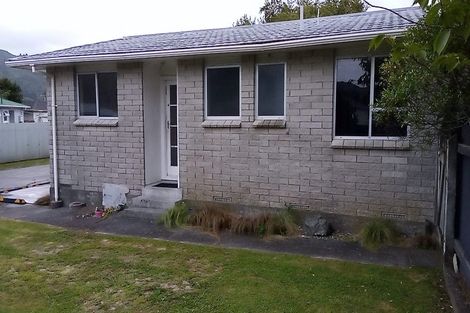 Photo of property in 186d Wellington Road, Wainuiomata, Lower Hutt, 5014