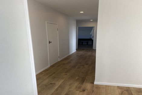 Photo of property in 1/16 Stanley Road, Glenfield, Auckland, 0629