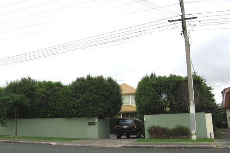 Photo of property in 125 Ocean View Road, Hillcrest, Auckland, 0627