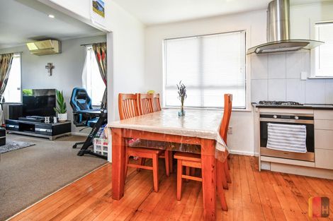 Photo of property in 21 Rogers Road, Manurewa, Auckland, 2102