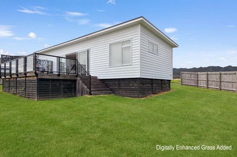Photo of property in 24 Rawinia Place, Te Kaha, 3199