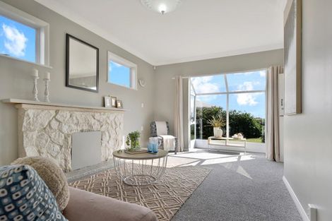 Photo of property in 2 Morgan Street, Castlecliff, Whanganui, 4501