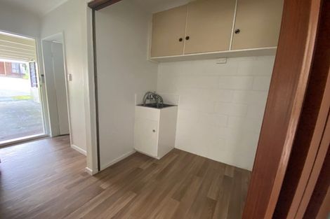 Photo of property in 64 Churton Drive, Churton Park, Wellington, 6037