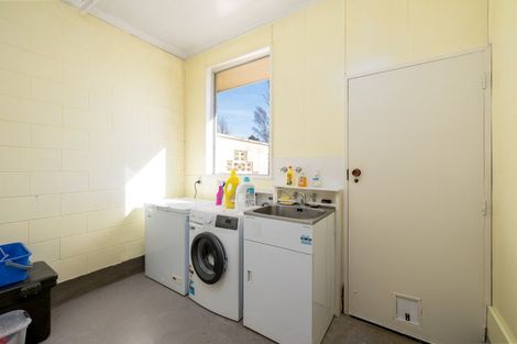 Photo of property in 1 Carlisle Street, Waimate, 7924