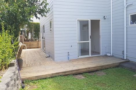 Photo of property in 16a Kauri Glen Road, Northcote, Auckland, 0627