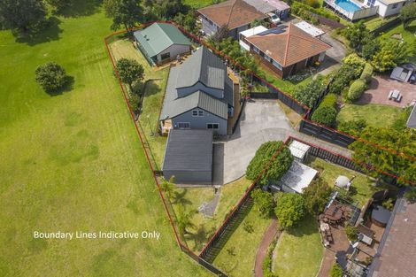 Photo of property in 15 Dalwhinnie Parade, Highland Park, Auckland, 2010