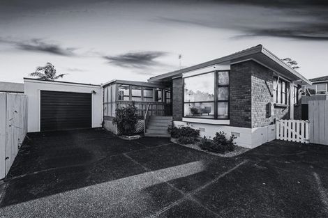 Photo of property in 1/3 Allington Road, Massey, Auckland, 0614