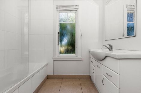 Photo of property in 33 Mill Road, Clive, 4102