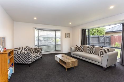 Photo of property in 35 Broadhaven Avenue, Parklands, Christchurch, 8083
