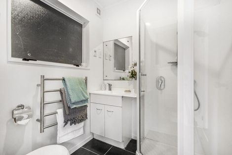 Photo of property in 118 Glengarry Road, Glen Eden, Auckland, 0602