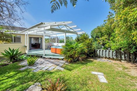 Photo of property in 50 Awaruku Road, Torbay, Auckland, 0630