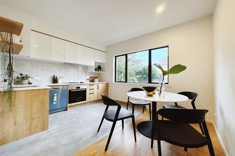 Photo of property in 4/9 Schnapper Rock Road, Greenhithe, Auckland, 0632