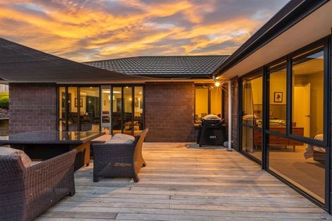Photo of property in 6 Tasman Close, Aotea, Porirua, 5024