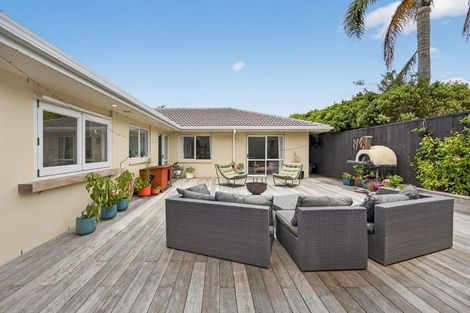Photo of property in 6d Clearwater Cove, West Harbour, Auckland, 0618