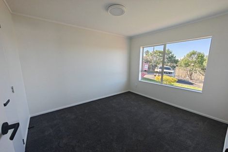 Photo of property in 20 Jumento Place, Unsworth Heights, Auckland, 0632