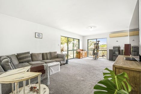 Photo of property in 4 Spinella Drive, Bayview, Auckland, 0629