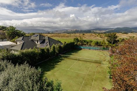 Photo of property in 32 Golf Road, Paraparaumu Beach, Paraparaumu, 5032