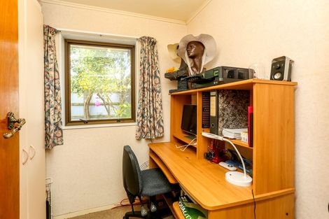Photo of property in 1 Byron Place, Whalers Gate, New Plymouth, 4310